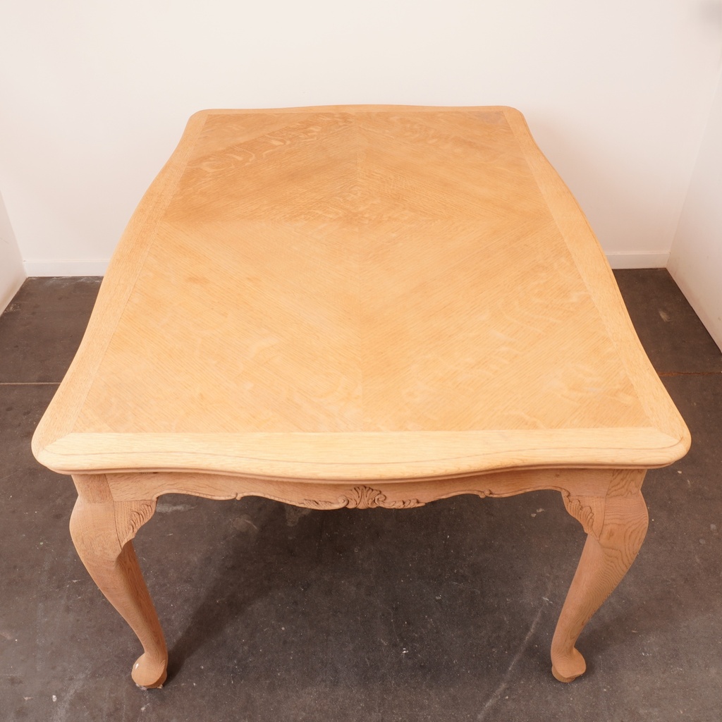 Table à allonges en bois aérogommé
