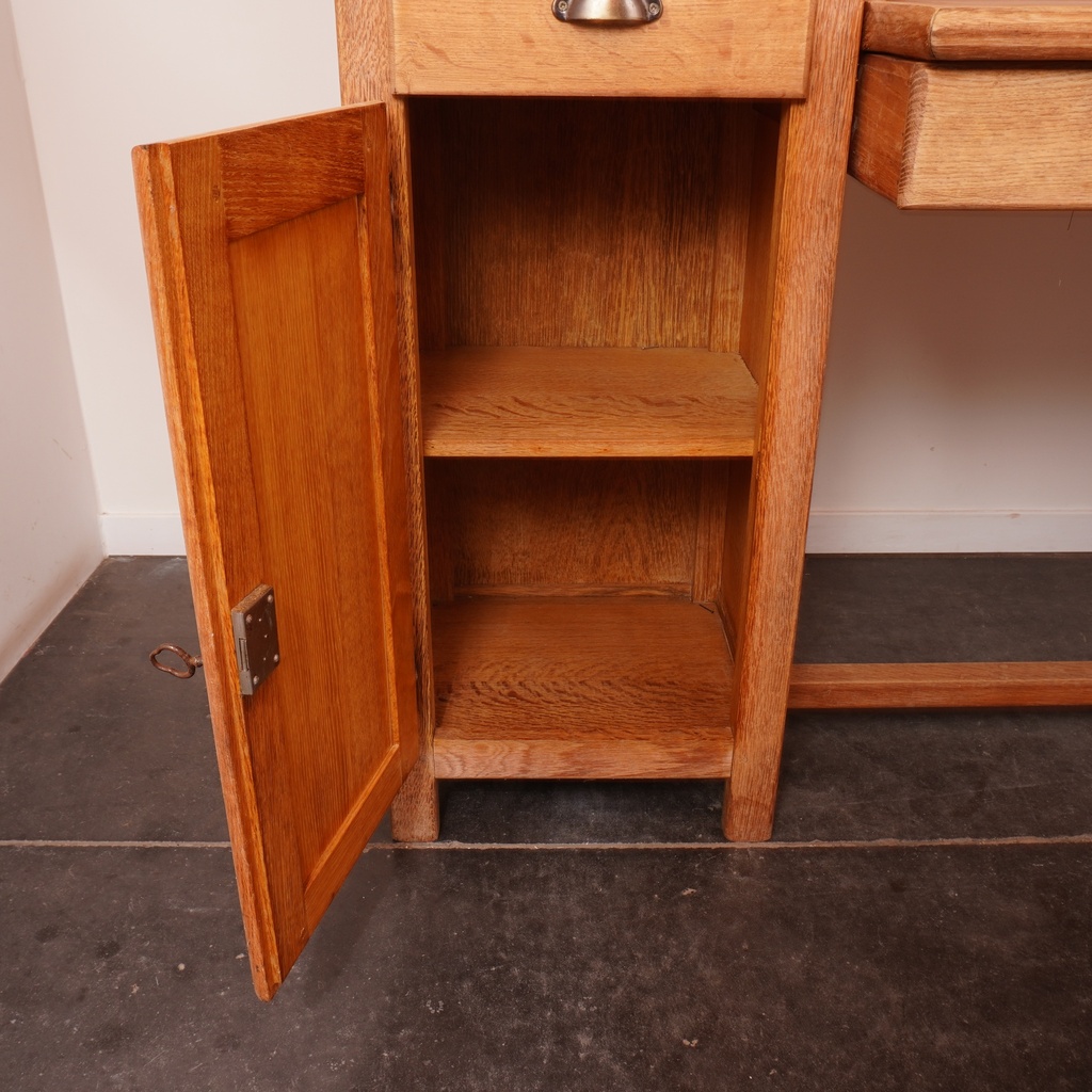 Bureau ancien en chêne