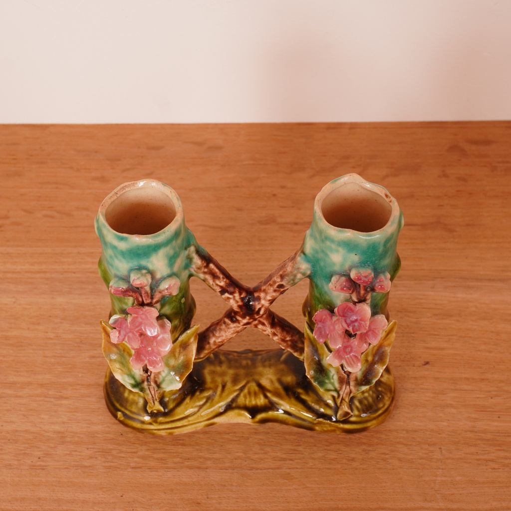 Vase en barbotine vintage