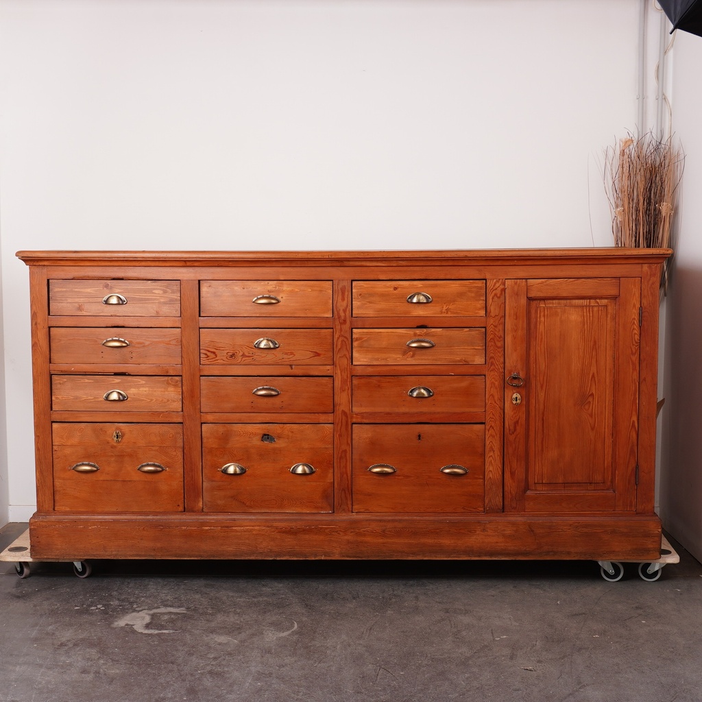 Meuble de métier vintage