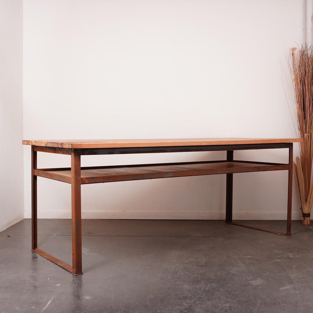 Table de style industriel vintage