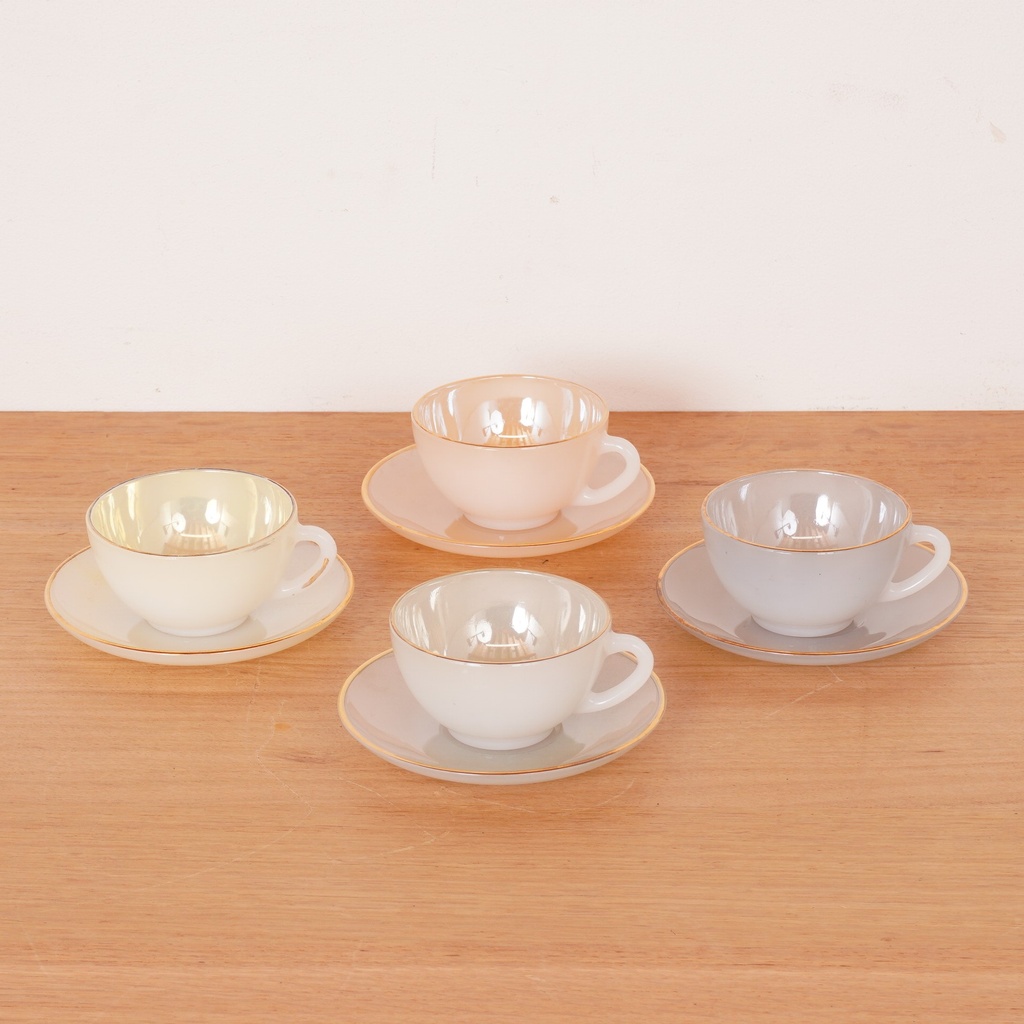 Set 4 tasses Arcopal Arlequin