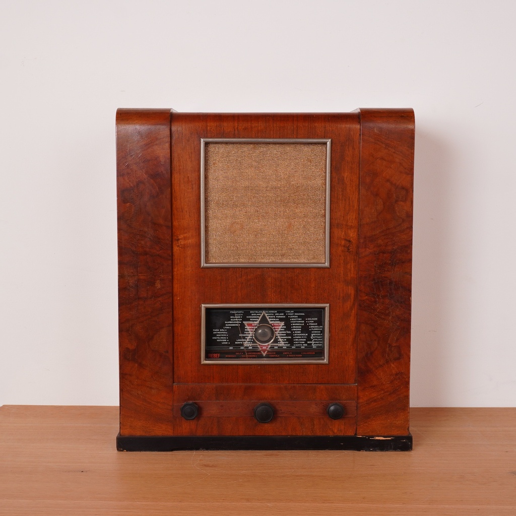 Poste radio RESEF ancien