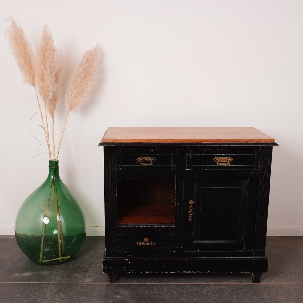 Meuble bas en bois peint