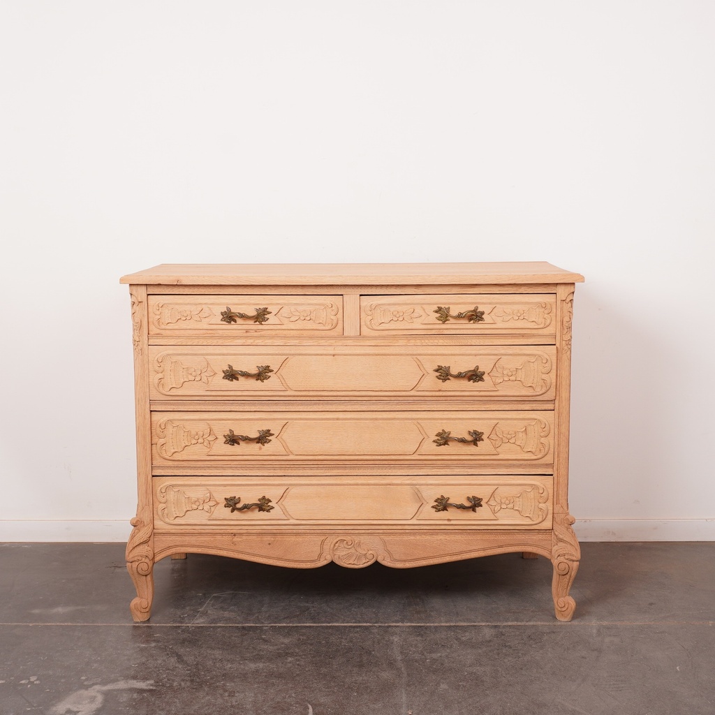 Commode en bois aérogommé