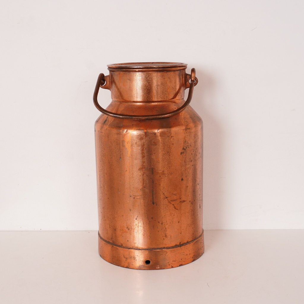 Bidon à lait en cuivre