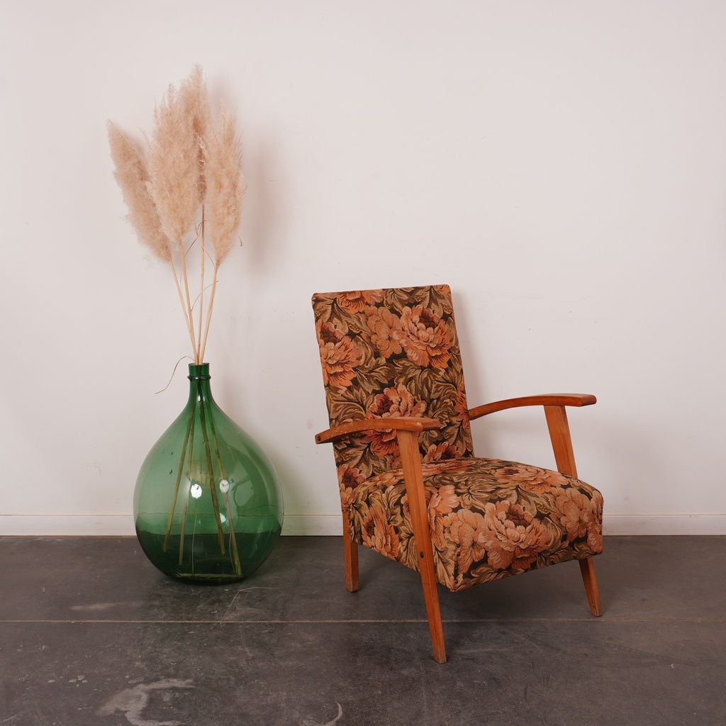 Fauteuil en tissu fleuri vintage