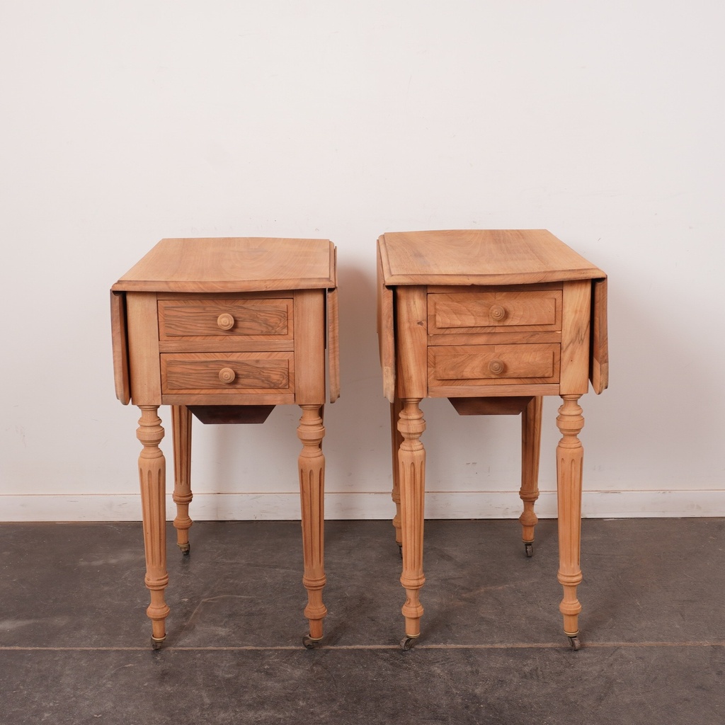 Paire tables de chevet bois aérogommé