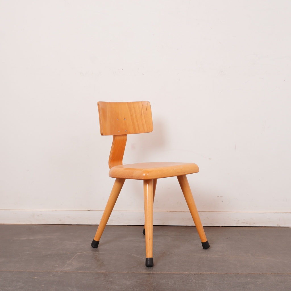 Chaise enfant en bois vintage