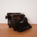 Machine à écrire Olympia ancienne