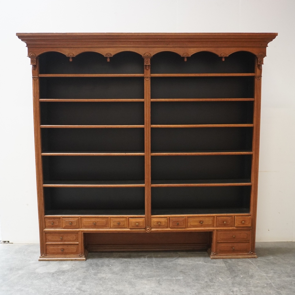 Meuble à gradins/bibliothèque