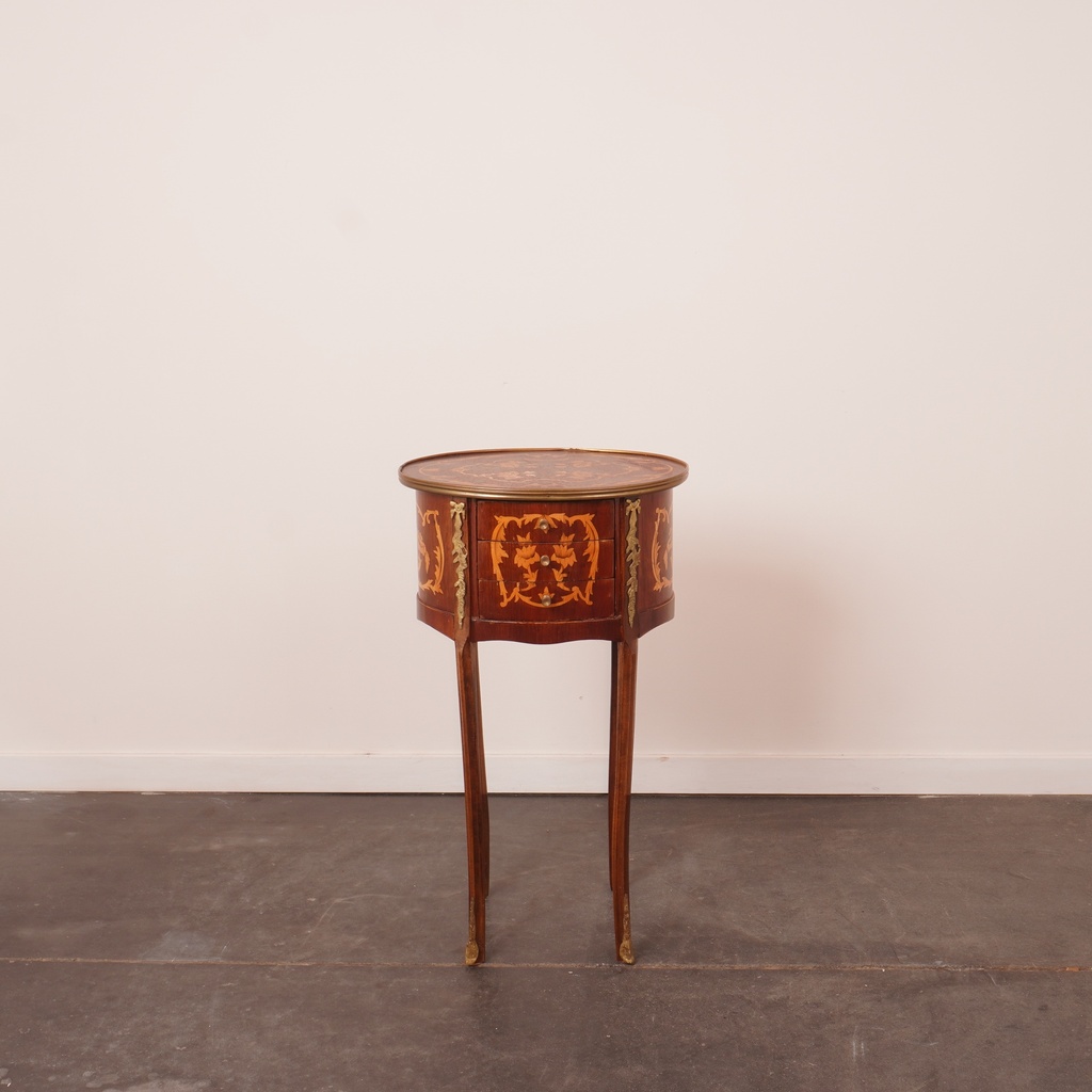 Table d'appoint/chevet style Louis XV