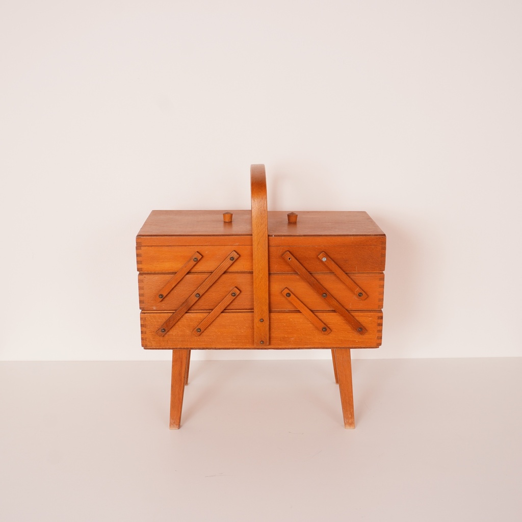 Travailleuse en bois années 60