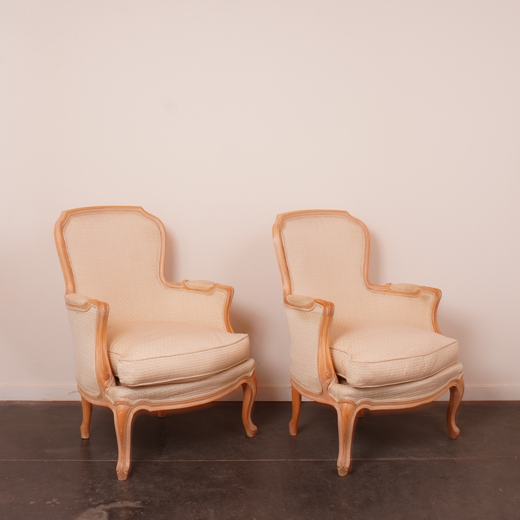 Paire de fauteuils style Louis XV