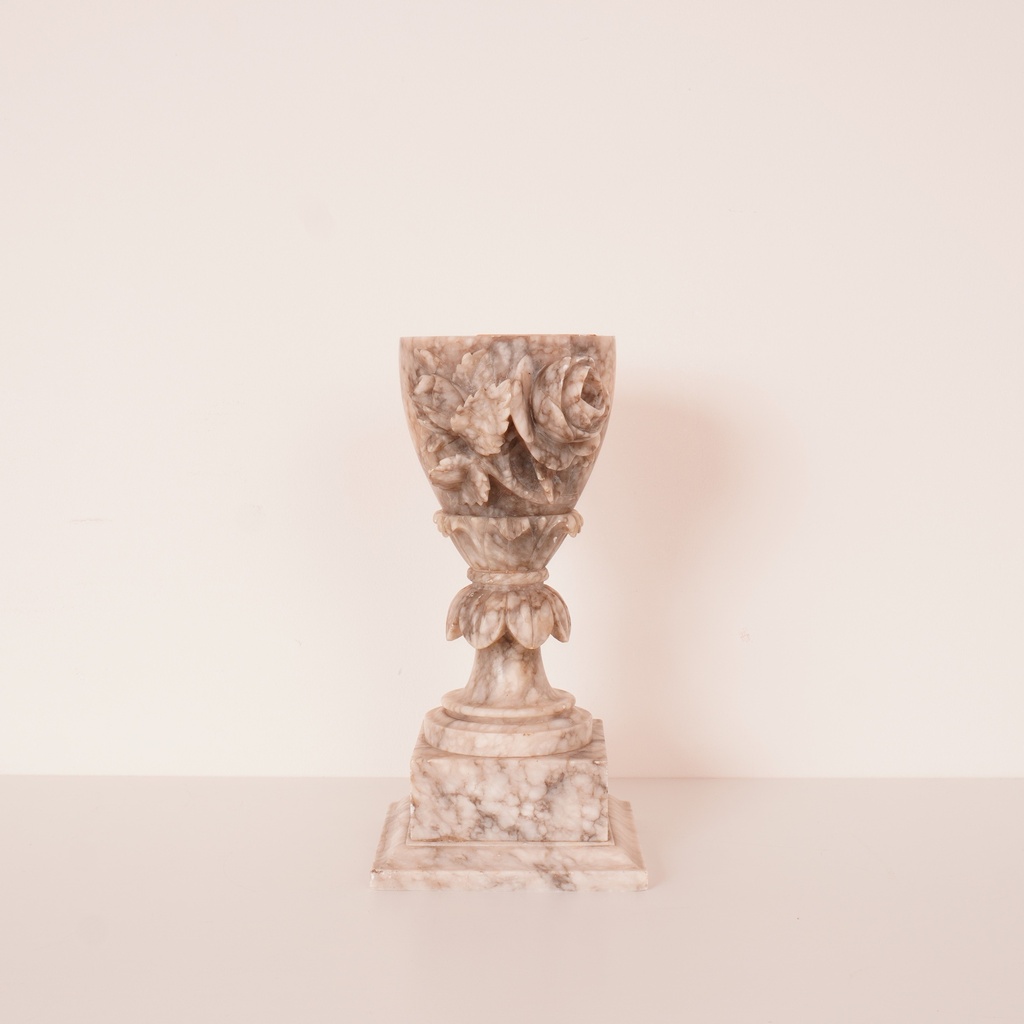 Cassolette en marbre sculpté