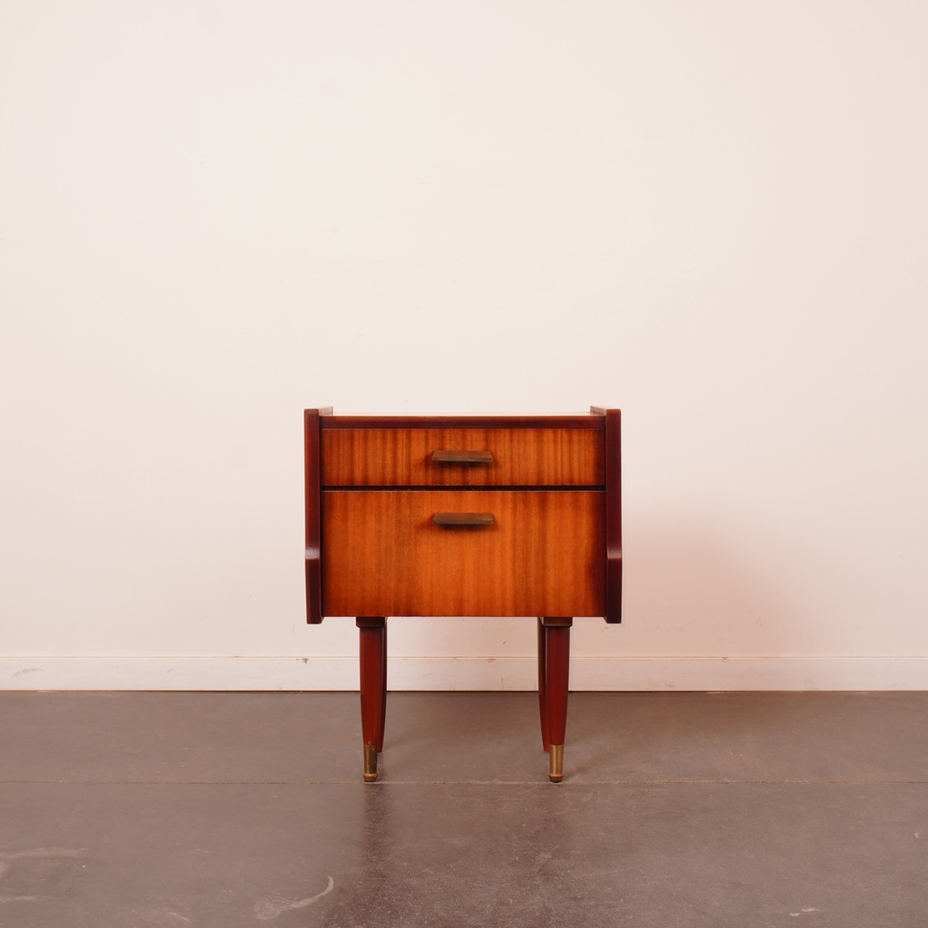 Table de nuit en bois vintage