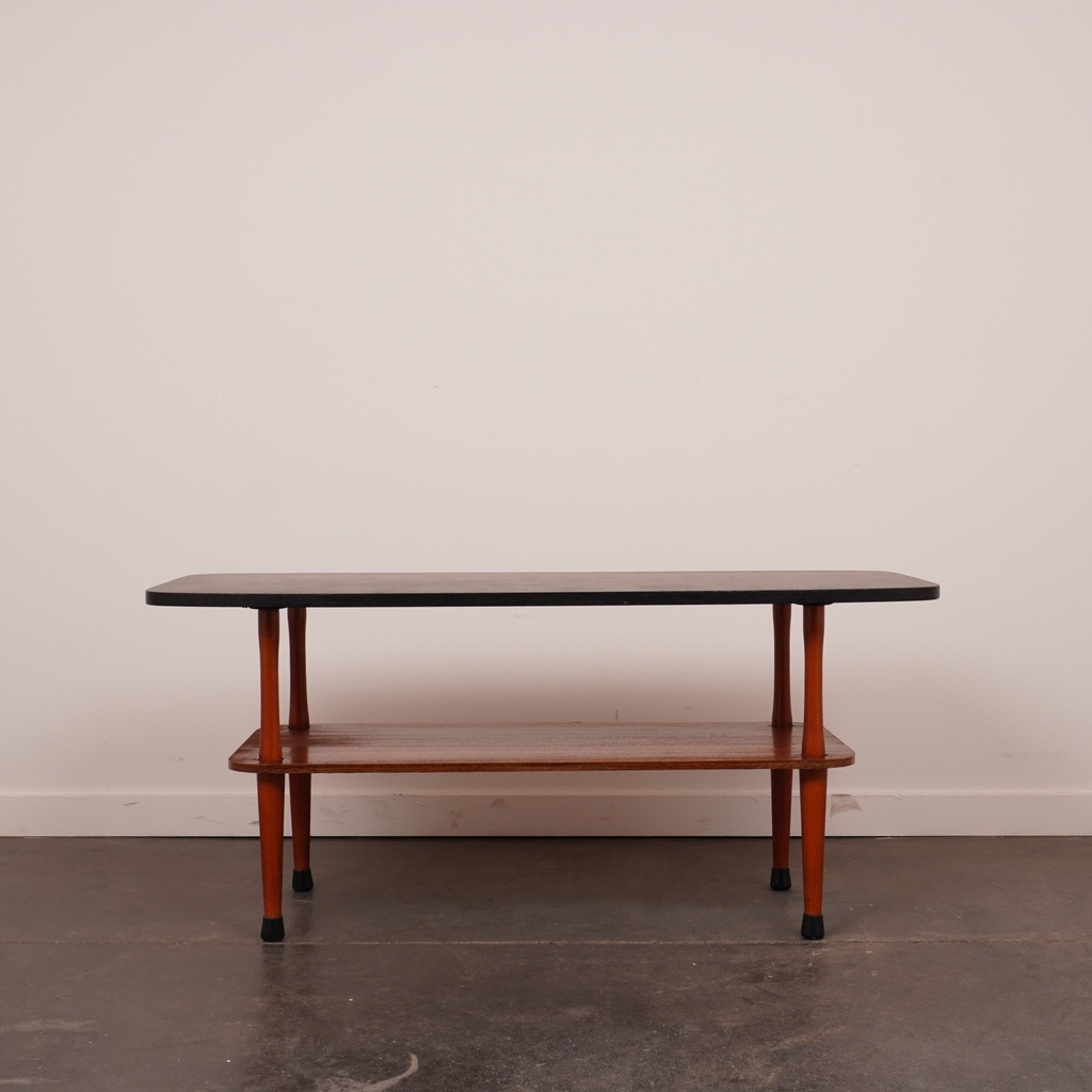 Table basse en bois vintage