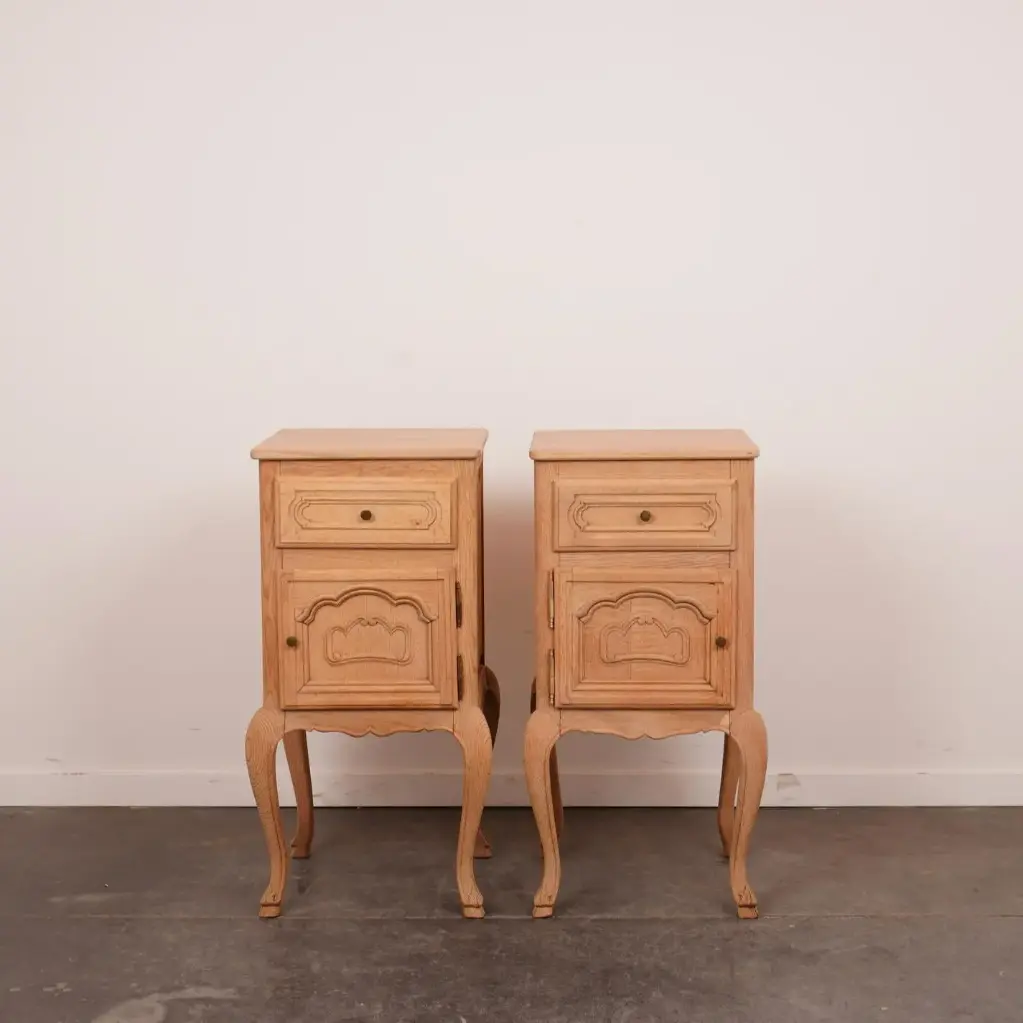 Paire de table de nuits bois aérogommé