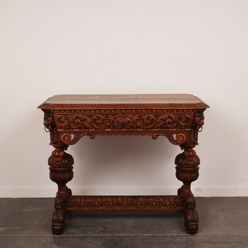 Table bureau style Renaissance gothique