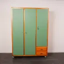 Garde robe à roulettes vintage