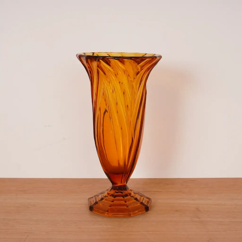 Vase verre ambré style Art Déco
