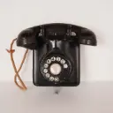 Téléphone mural en bakélite