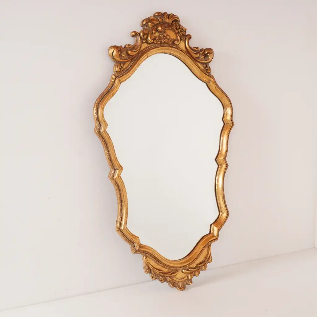Miroir en bois doré vintage