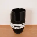 Vase en verre soufflé noir