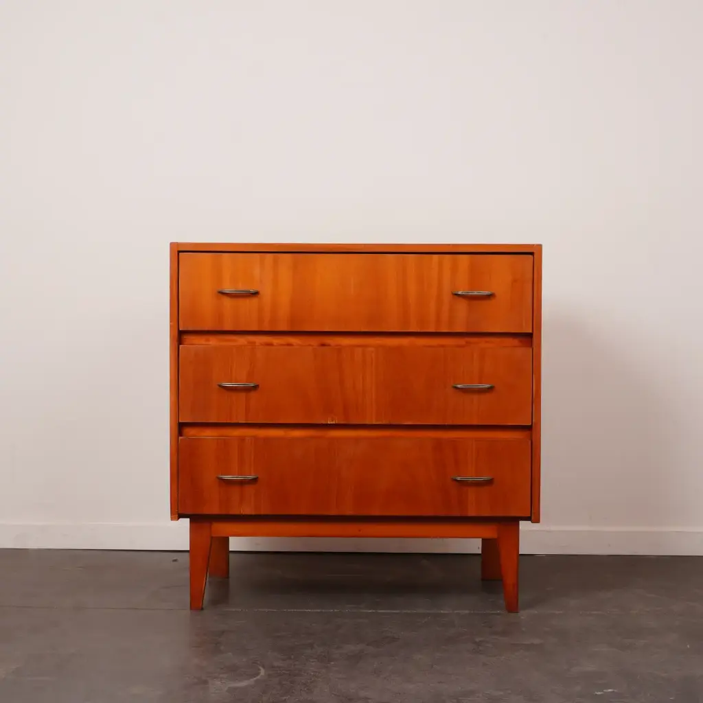 Commode en bois vintage
