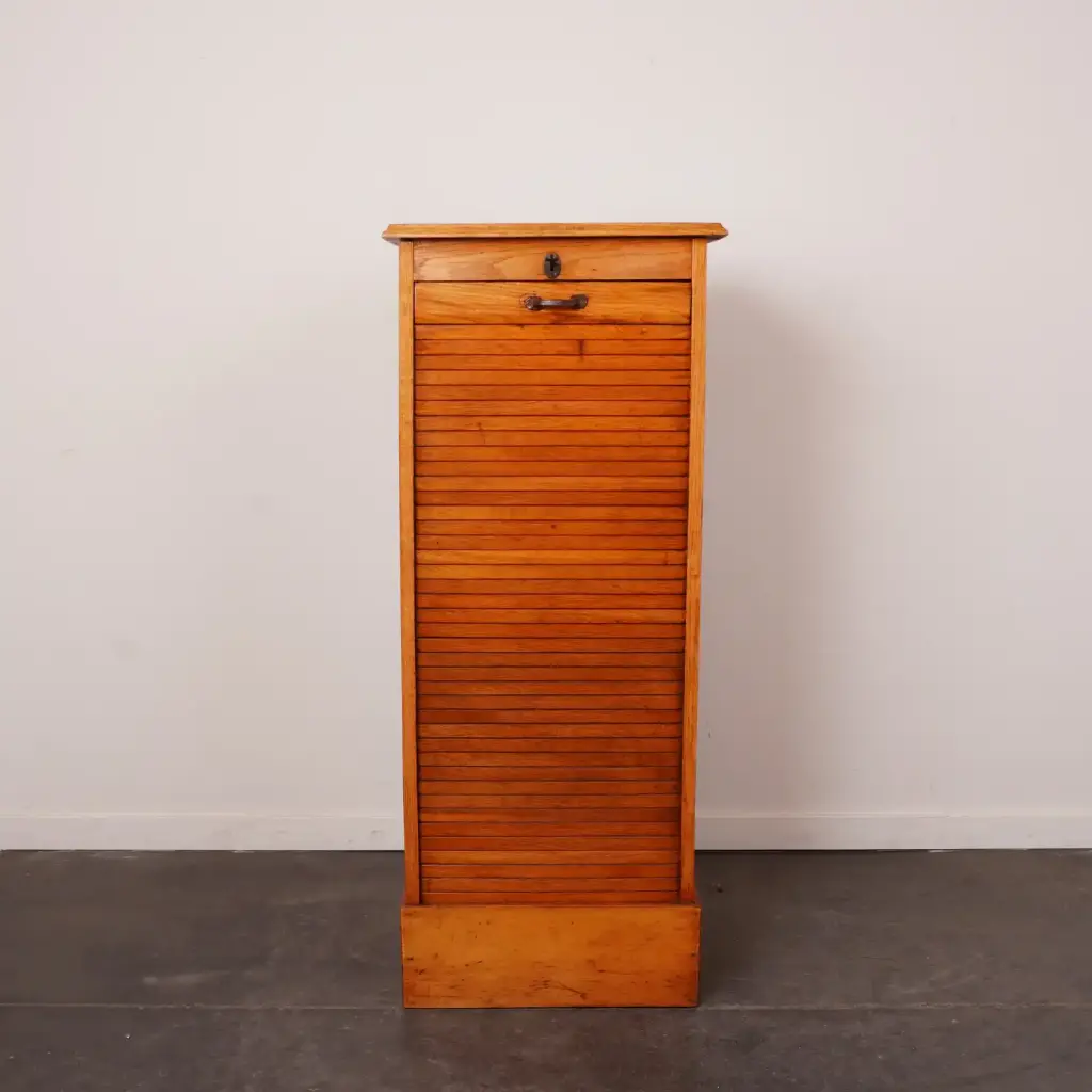 Meuble classeur à rideau vintage