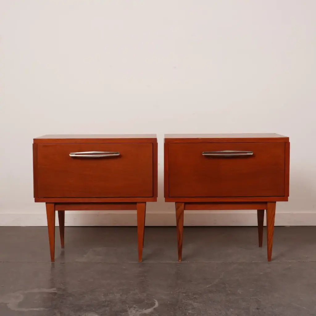 Paire de tables de nuit vintage