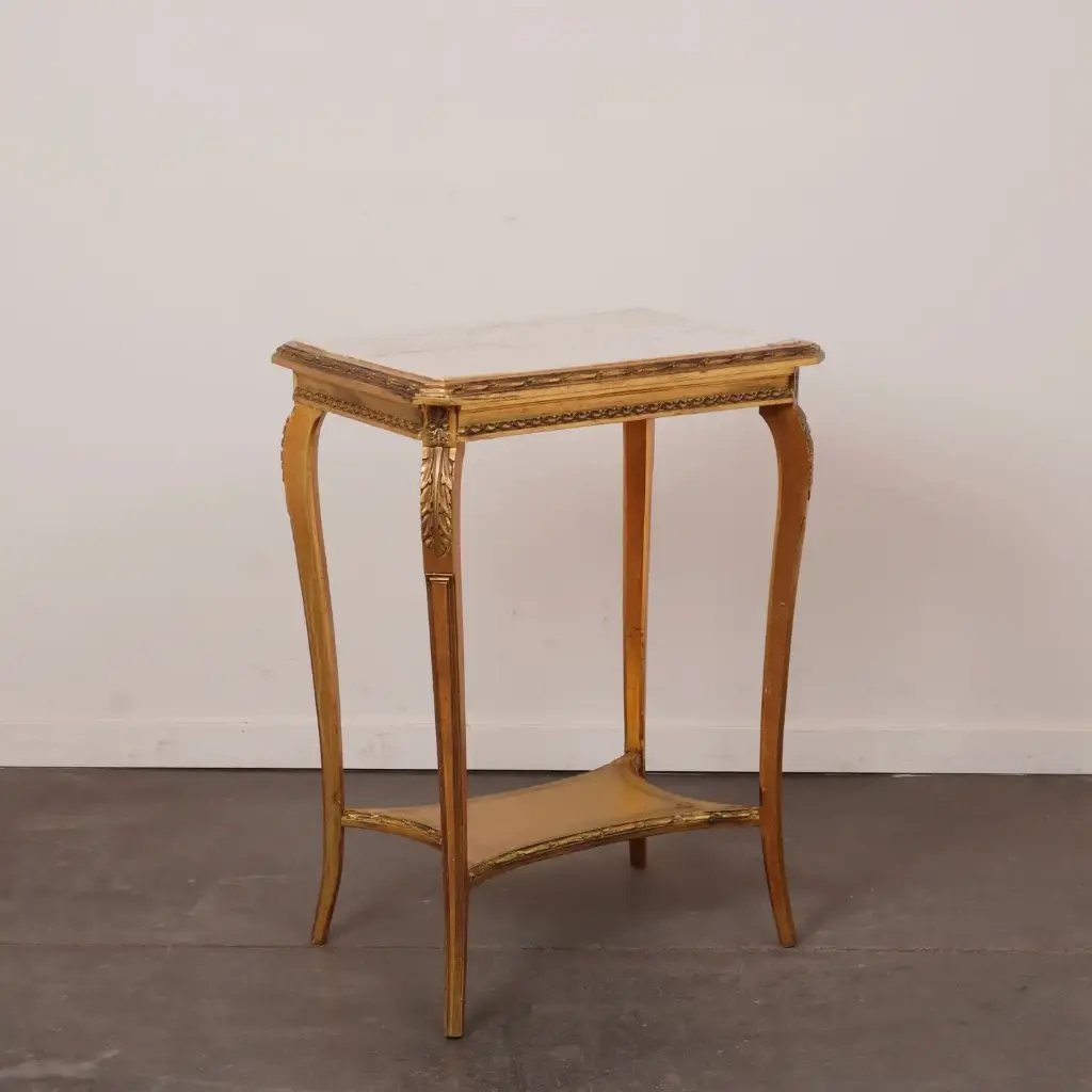 Table d'appoint de style Louis XVI 