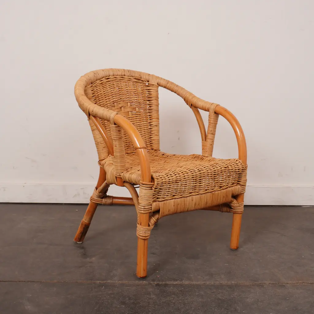 Fauteuil enfant rotin vintage