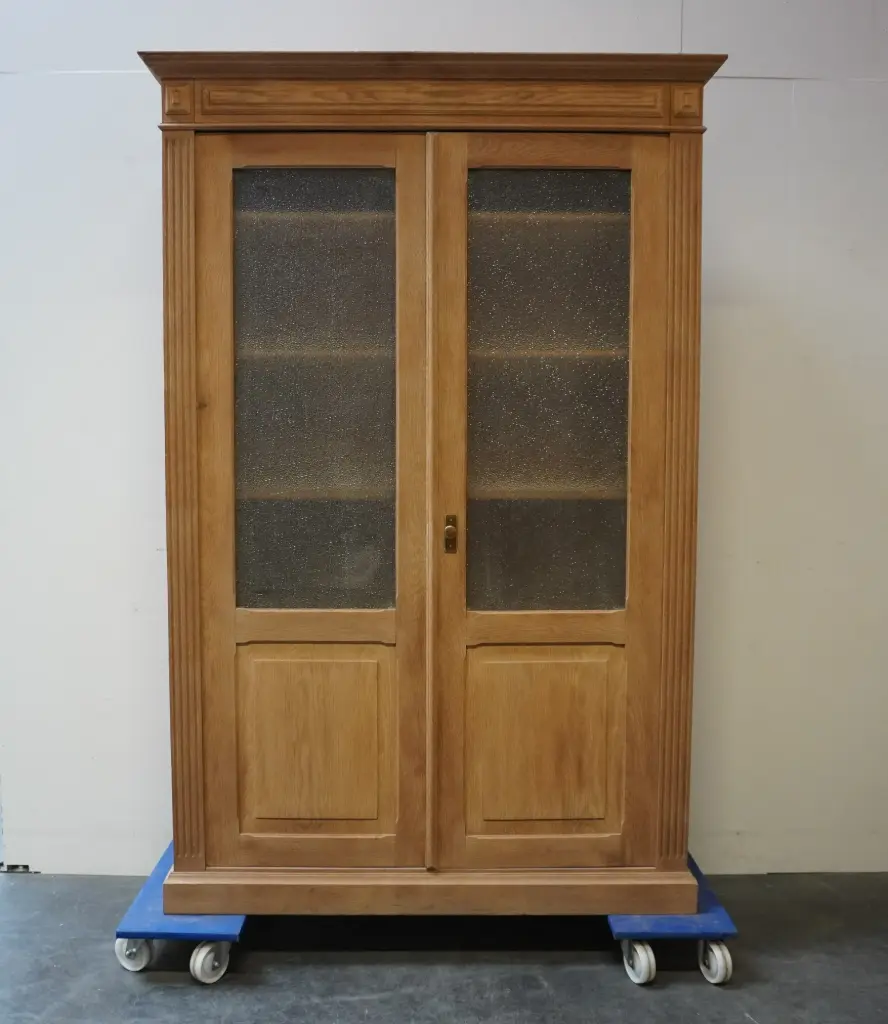 Armoire portes vitrées bois aérogommé