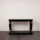 Console en bois laqué noir 