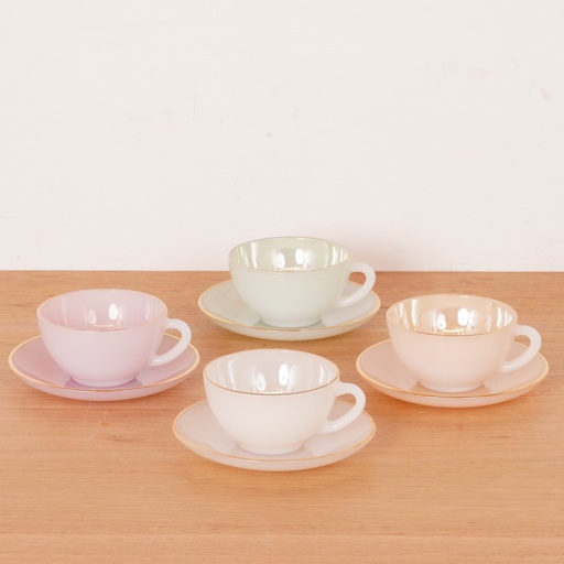 [SU1671] Set 4 tasses Arcopal Arlequin
