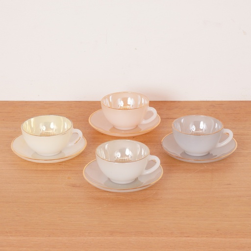 [SU1672] Set 4 tasses Arcopal Arlequin