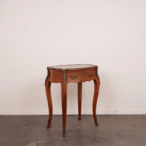 [SU2792] Table d'appoint style Louis XV