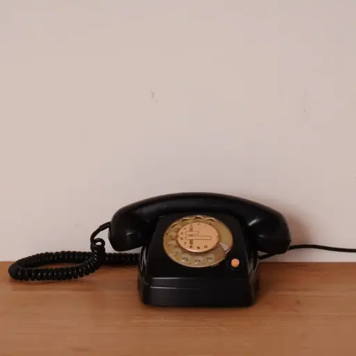 [SU2931] Téléphone cadran rotatif vintage