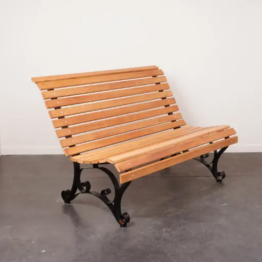 [SU3206] Banc de jardin restauré