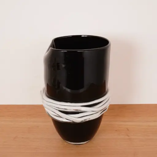 [SU3389] Vase en verre soufflé noir