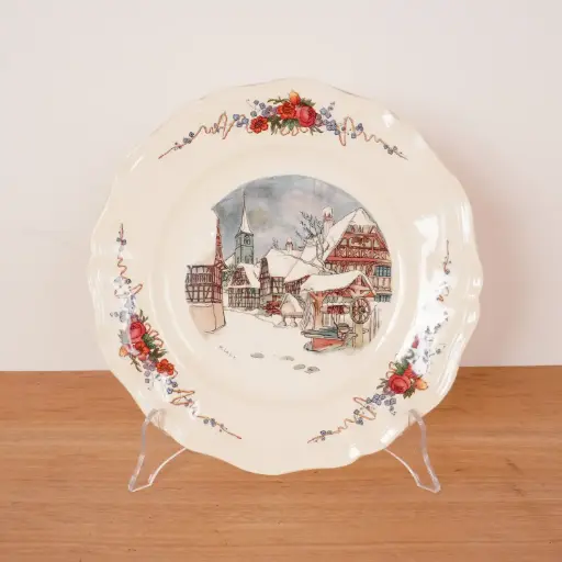 [SU3408] Assiette décorative "Obernai" de Sarreguemines