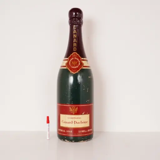 [SU3411] Bouteille décorative/publicitaire de champagne Canard Duchêne 70'