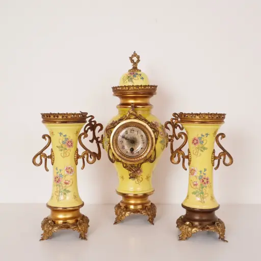 [SU3457] Garniture de cheminée ancienne de style baroque