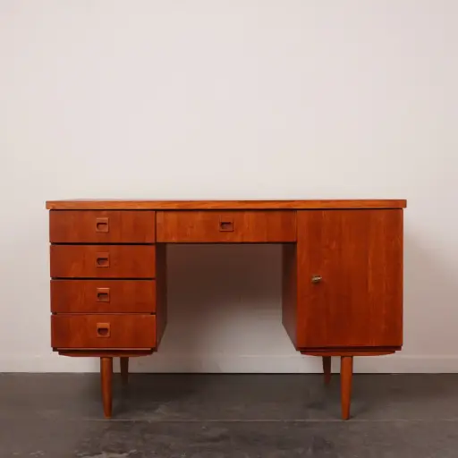 [SU3611] Bureau en bois vintage