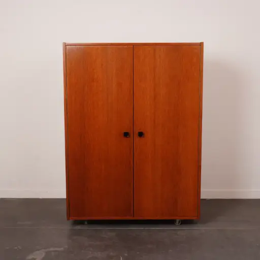 [SU3675] Armoire à linge sur roulettes vintage